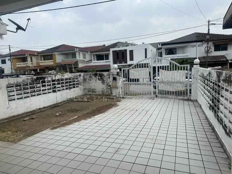2-storey Terraced House for Sale in Damansara Jaya (Petaling Jaya) - Elaine Kow - Exterior - PropertyGuru.com.my