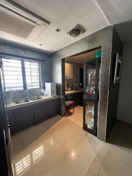 Rumah Teres 3-Tingkat untuk Dijual di Taman Seputeh (Seputeh) - Edward Ooi - Kitchen - PropertyGuru.com.my