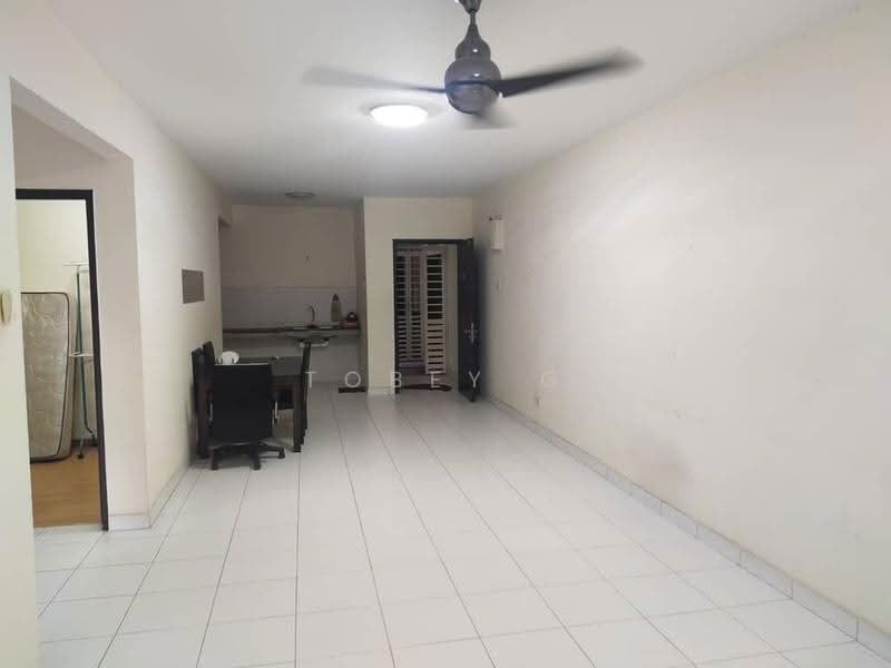 Kediaman Servis untuk Dijual di Amara - Tobey G - Living Room - PropertyGuru.com.my