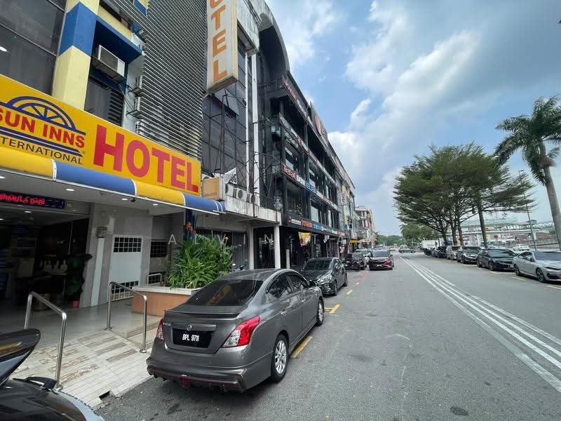 Shop for Rent in Taman Sungai Besi Indah (Seri Kembangan) - Alvin Tam - Exterior - PropertyGuru.com.my
