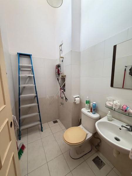 Rumah Kluster untuk Dijual di Taman Austin Heights (Tebrau) - Anson Chua - Bathroom - PropertyGuru.com.my