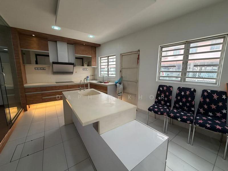 3-storey Terraced House for Sale in Persiaran Paya Terubong (George Town) - Daphne Khor - Kitchen - PropertyGuru.com.my
