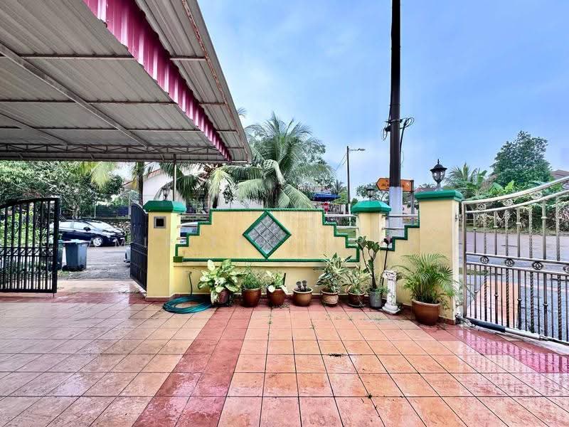 Rumah Teres 2-Tingkat untuk Dijual di Taman Bukit Tiram (Ulu Tiram) - Amir Faris Rusli - Exterior - PropertyGuru.com.my