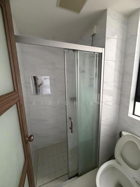 Pangsapuri untuk Disewa di Regalia Park @ Forest City - Alston Aw - Bathroom - PropertyGuru.com.my
