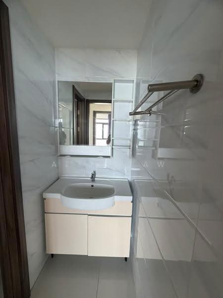 Pangsapuri untuk Disewa di Regalia Park @ Forest City - Alston Aw - Bathroom - PropertyGuru.com.my