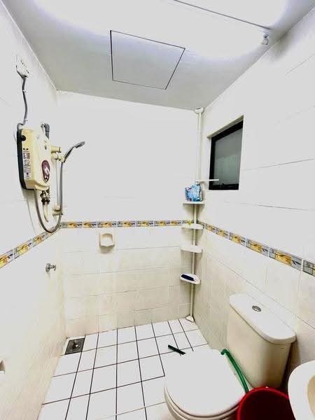 Kondominium untuk Disewa di Pelangi Utama - Peter Tan - Bathroom - PropertyGuru.com.my
