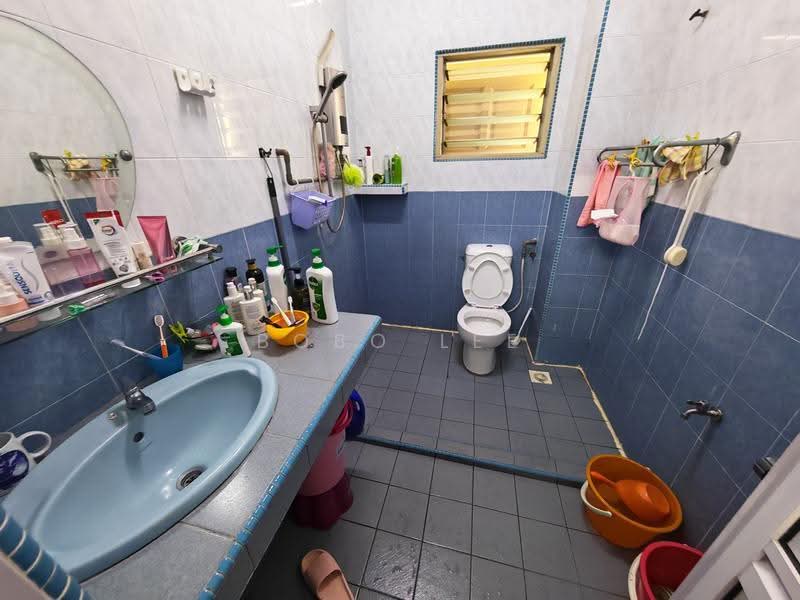 2-storey Terraced House for Sale in Taman Overseas Union (Taman Oug) (Jalan Klang Lama (Old Klang Road)) - Bobo Lee - Bathroom - PropertyGuru.com.my