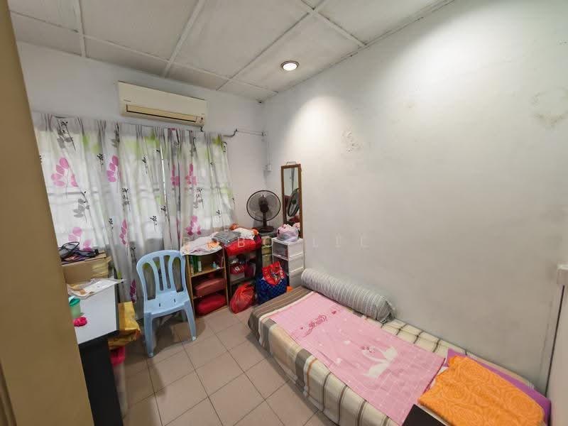 2-storey Terraced House for Sale in Taman Overseas Union (Taman Oug) (Jalan Klang Lama (Old Klang Road)) - Bobo Lee - Bedroom - PropertyGuru.com.my