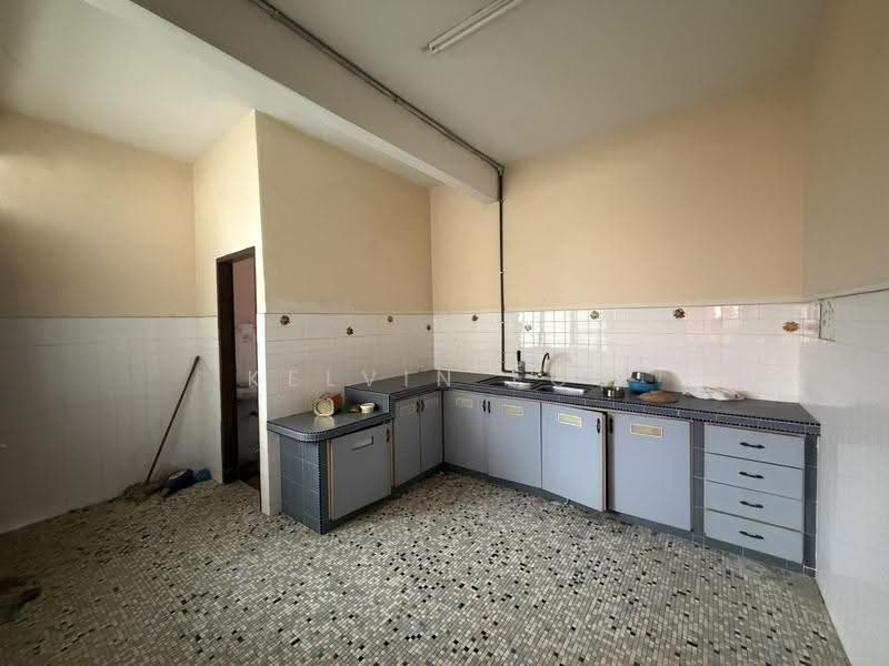 Rumah Teres 2-Tingkat untuk Dijual di Teluk Intan (Perak) - Kelvin Foo - Kitchen - PropertyGuru.com.my