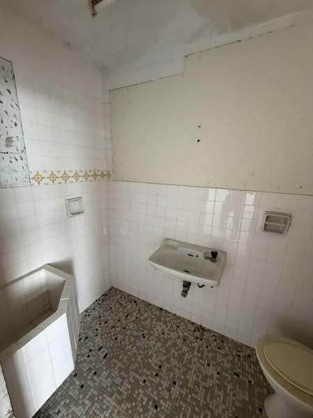 Rumah Teres 2-Tingkat untuk Dijual di Teluk Intan (Perak) - Kelvin Foo - Bathroom - PropertyGuru.com.my