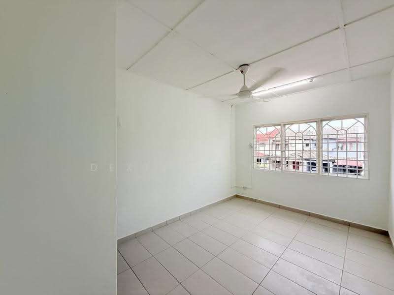 Terraced House for Sale in Bandar Country Homes (Rawang) - Dexter Chiew - Interior - PropertyGuru.com.my