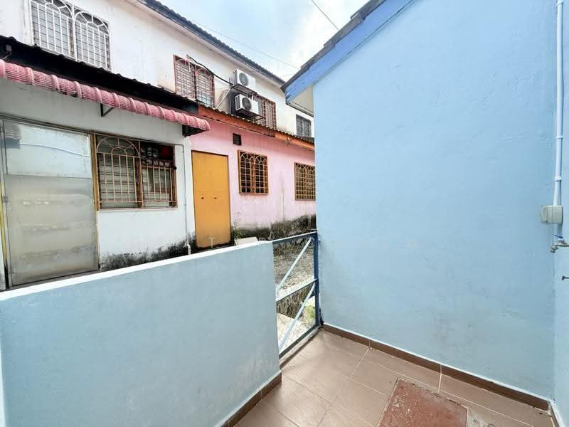 Terraced House for Sale in Bandar Country Homes (Rawang) - Dexter Chiew - PropertyGuru.com.my
