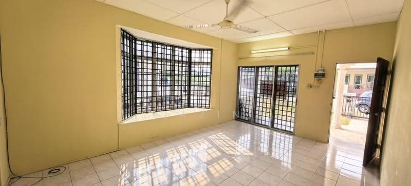 Bungalow House for Sale in Taman Ampang (Ipoh) - Qazin Khoo - Living Room - PropertyGuru.com.my