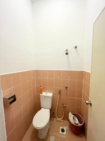 Bungalow House for Sale in Bandar Country Homes (Rawang) - Tom Yip - Bathroom - PropertyGuru.com.my