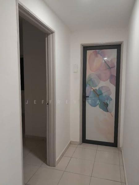 Kondominium untuk Dijual di Mahsuri Square - Jeffrey Tan - Corridor - PropertyGuru.com.my