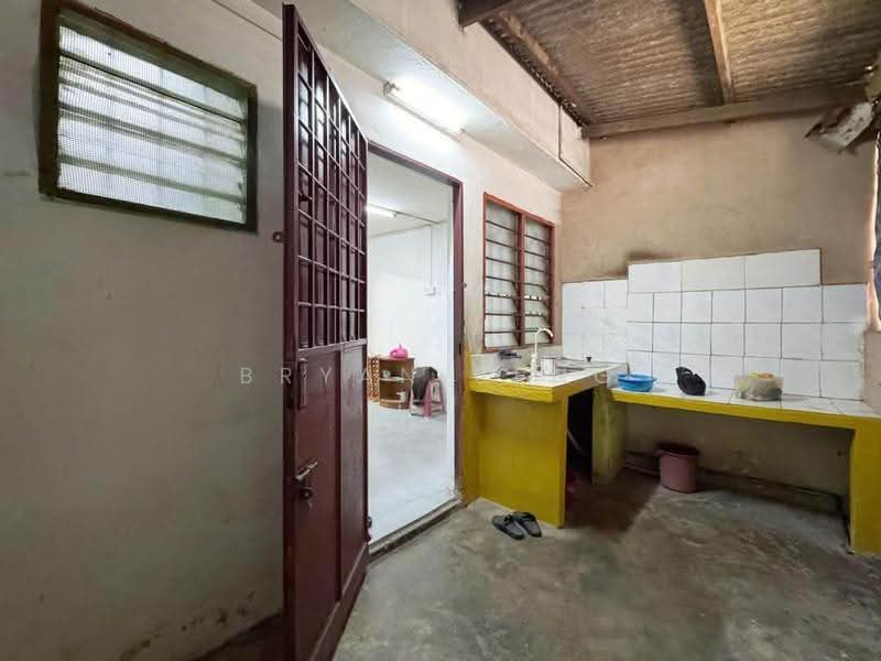 Rumah Teres 2-Tingkat untuk Dijual di Taman Muhibbah (Kulai) - Bryan Seng - PropertyGuru.com.my