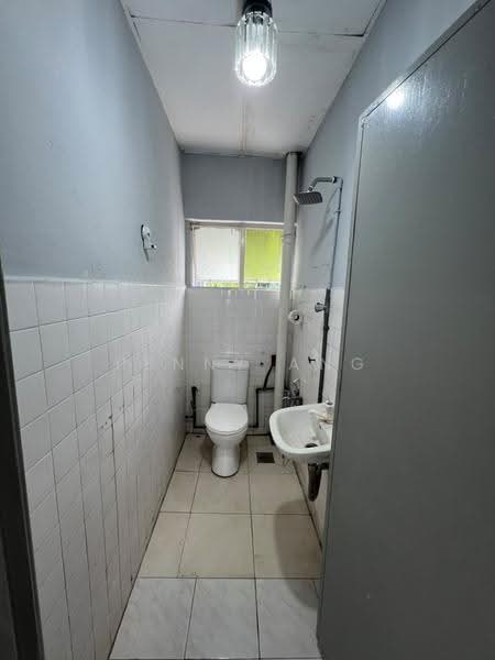 Rumah Teres 2-Tingkat untuk Disewa di Batu Caves (Selangor) - Penny Ang - Bathroom - PropertyGuru.com.my