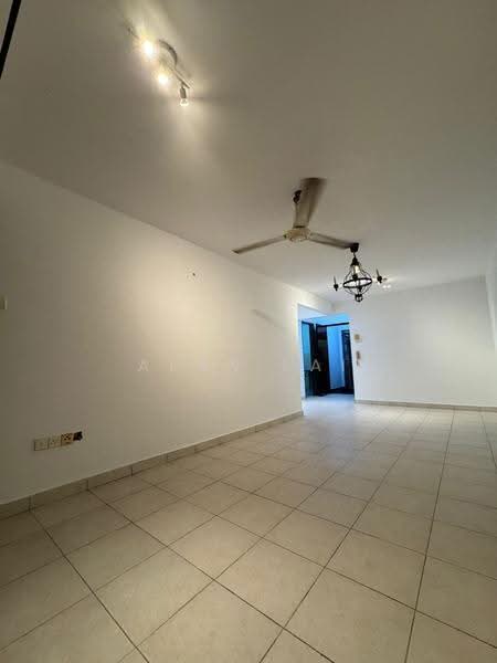 Kondominium untuk Disewa di Cyberia Smart Homes - Alan Lai - Living Room - PropertyGuru.com.my