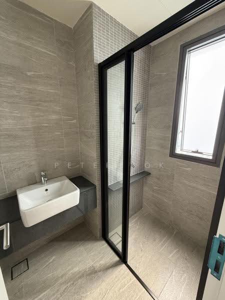 Kediaman Servis untuk Dijual di Edelweiss @ Tropicana Gardens - Peter Kok - Common Bathroom - PropertyGuru.com.my