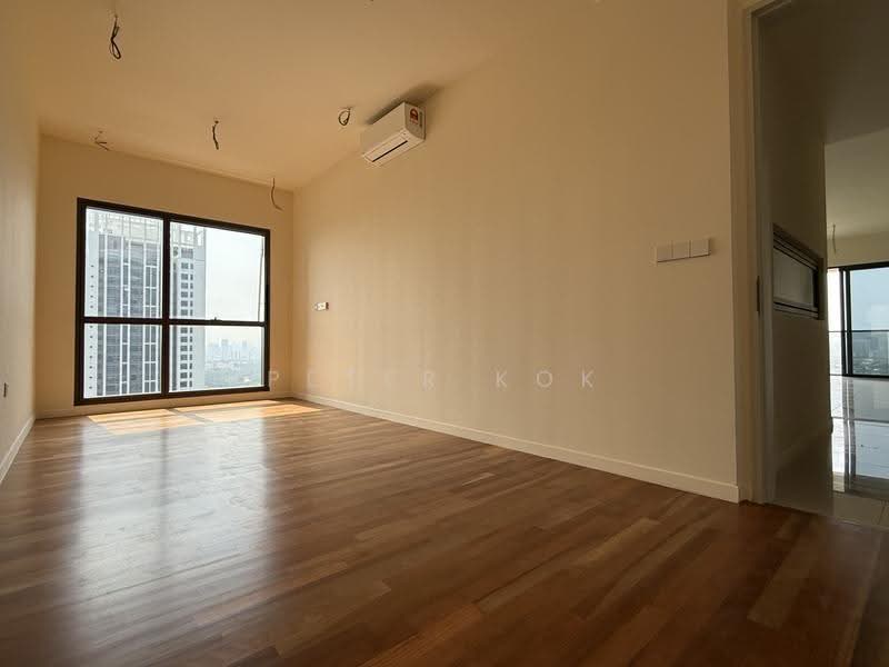 Kediaman Servis untuk Dijual di Edelweiss @ Tropicana Gardens - Peter Kok - Master Bedroom - PropertyGuru.com.my