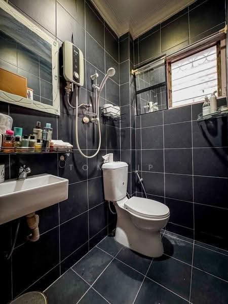 1-storey Terraced House for Sale in Bangsar Baru (Bangsar) - Tom Yip - Bathroom - PropertyGuru.com.my