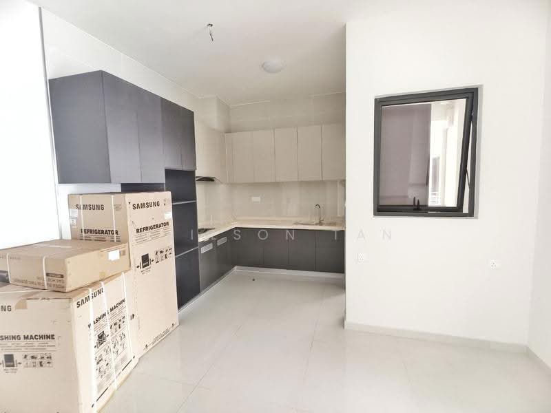Condominium for Sale at Royal Strand @ Country Garden Danga Bay - Neilson Tan - Kitchen - PropertyGuru.com.my