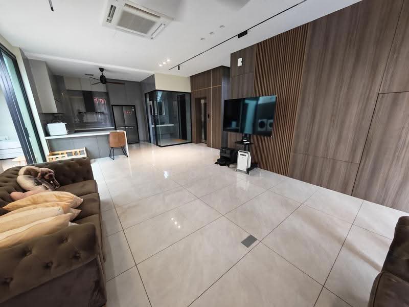 Rumah Teres untuk Dijual di Taman Overseas Union (Taman Oug) (Jalan Klang Lama (Old Klang Road)) - Bobo Lee - Living Room - PropertyGuru.com.my
