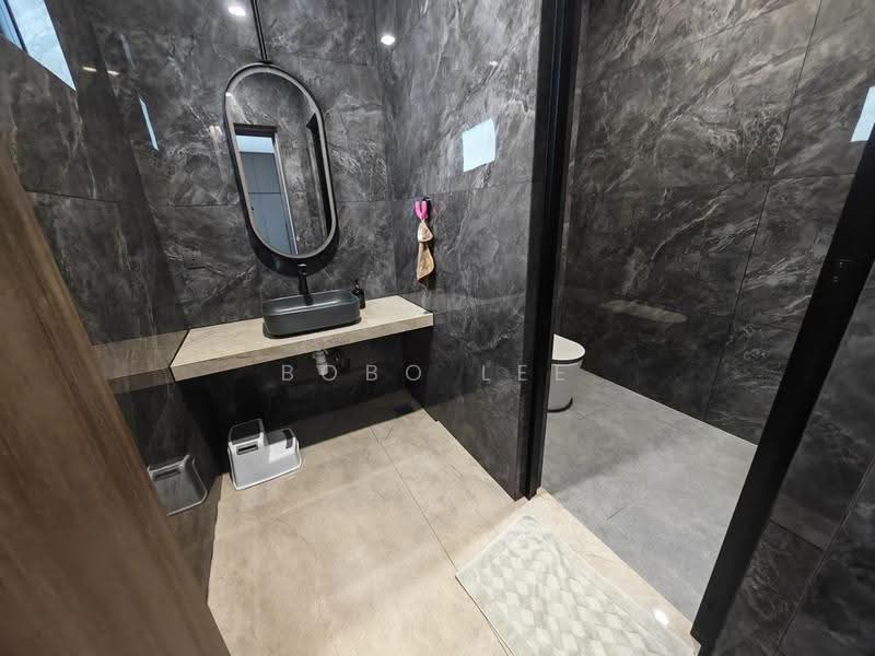 Rumah Teres untuk Dijual di Taman Overseas Union (Taman Oug) (Jalan Klang Lama (Old Klang Road)) - Bobo Lee - Bathroom - PropertyGuru.com.my