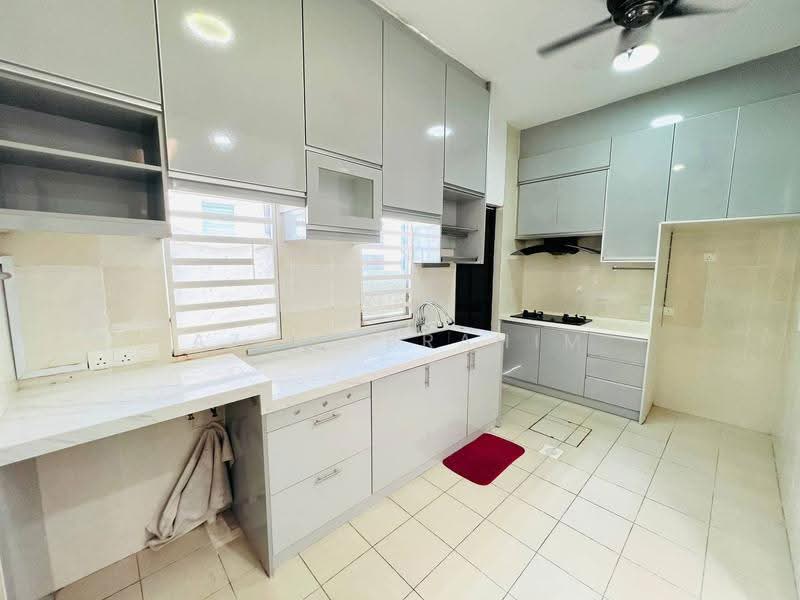 2-storey Terraced House for Sale in Taman Bangi Avenue (Bangi) - Azli Ibrahim - Kitchen - PropertyGuru.com.my
