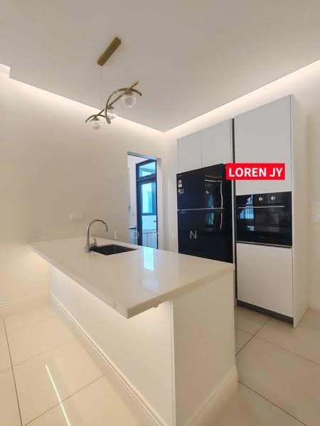 Condominium for Sale at Queens Residences Q2 @ Queens Waterfront - Loren Jia Ying - Kitchen - PropertyGuru.com.my