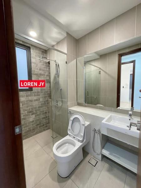 Condominium for Sale at Queens Residences Q2 @ Queens Waterfront - Loren Jia Ying - Bathroom - PropertyGuru.com.my
