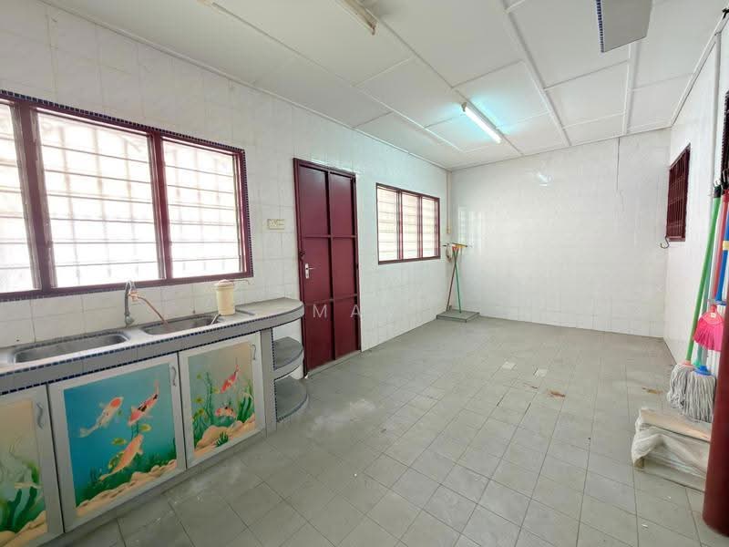 Terraced House for Sale in Taman Berlian Biru (Kluang) - May Tan - Kitchen - PropertyGuru.com.my