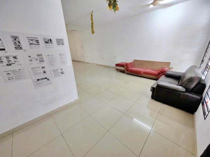 2-storey Terraced House for Sale in Taman Bangi Avenue (Bangi) - Azli Ibrahim - Living Room - PropertyGuru.com.my