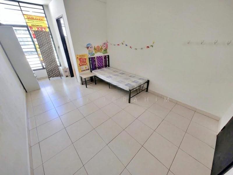 2-storey Terraced House for Sale in Taman Bangi Avenue (Bangi) - Azli Ibrahim - Bedroom - PropertyGuru.com.my