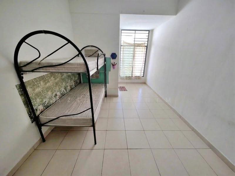 2-storey Terraced House for Sale in Taman Bangi Avenue (Bangi) - Azli Ibrahim - Bedroom - PropertyGuru.com.my