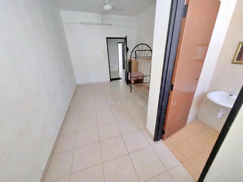 2-storey Terraced House for Sale in Taman Bangi Avenue (Bangi) - Azli Ibrahim - Bedroom - PropertyGuru.com.my