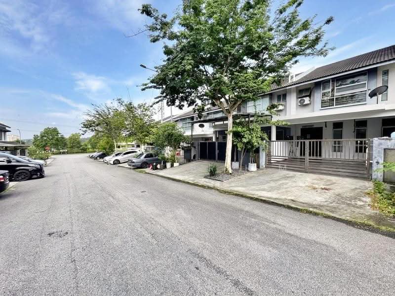 2-storey Terraced House for Sale in Taman Bangi Avenue (Bangi) - Azli Ibrahim - Exterior - PropertyGuru.com.my