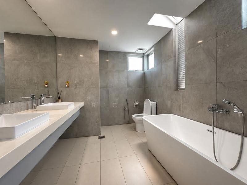 Rumah Berkembar untuk Dijual di Mont Kiara (Kuala Lumpur) - Eric Lee - Bathroom - PropertyGuru.com.my