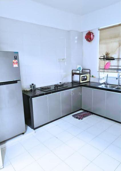 Condominium for Sale at Putra Place Condominium - Clifton Chee - Kitchen - PropertyGuru.com.my