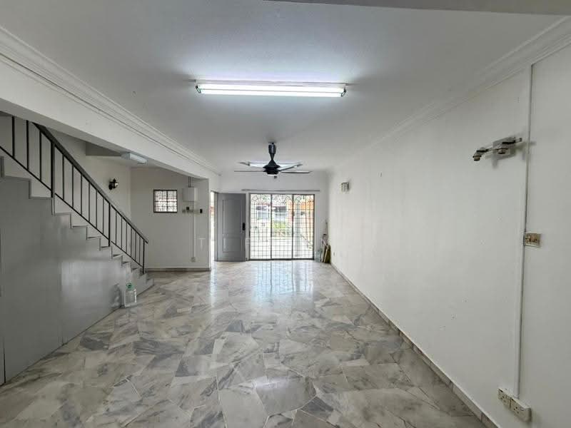 2-storey Terraced House for Sale in Bandar Country Homes (Rawang) - Tiffany Yang - Living Room - PropertyGuru.com.my