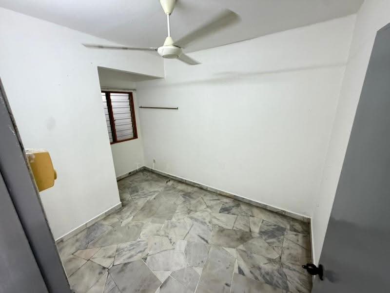 2-storey Terraced House for Sale in Bandar Country Homes (Rawang) - Tiffany Yang - Bilik Tidur - PropertyGuru.com.my