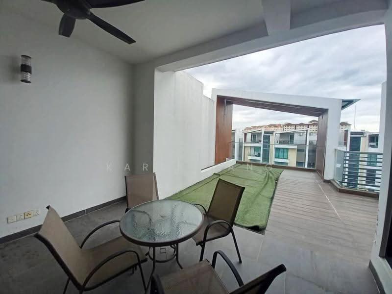 Rumah Bandar untuk Disewa di Seri Kembangan (Selangor) - Karen Tang - Balcony - PropertyGuru.com.my
