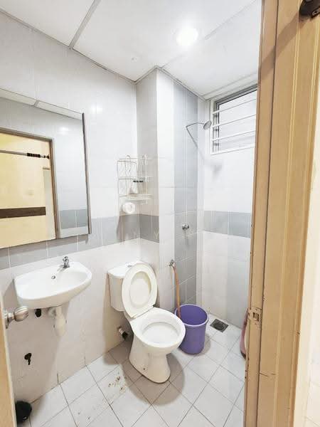 Apartment for Sale at 162 Residency - Penny Yap - Bathroom - PropertyGuru.com.my