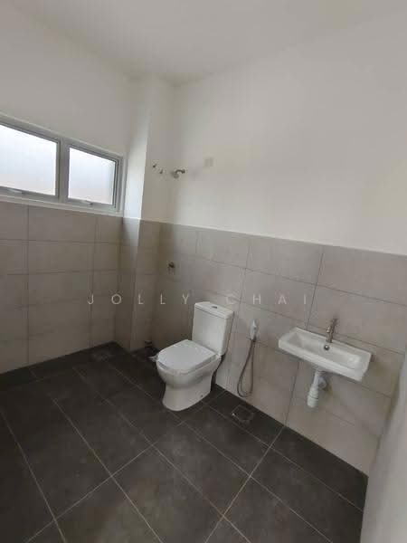 Rumah Teres 2-Tingkat untuk Dijual di Sepang (Selangor) - Jolly Chai - Bathroom - PropertyGuru.com.my