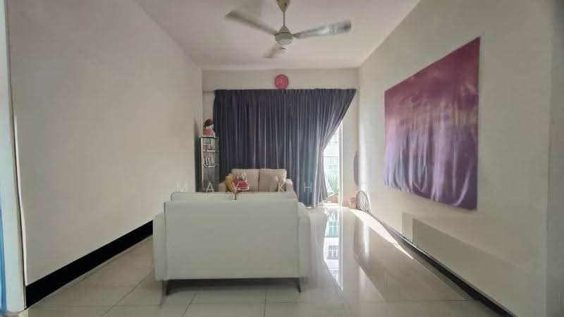 Kediaman Servis untuk Dijual di Seasons Amara Larkin - May Khoo - Living Room - PropertyGuru.com.my