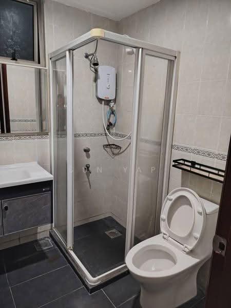 Pangsapuri untuk Disewa di Molek Pine 1 - Sun Yap - Bathroom - PropertyGuru.com.my