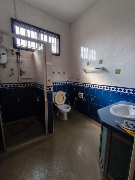 2-storey Terraced House for Rent in Taman Molek (Johor Bahru) - ERIC YAP - Bathroom - PropertyGuru.com.my