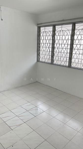 Rumah Flat untuk Disewa di Taman Lip Sin Block 1, 3 & 5 - Rainny Wong - Interior - PropertyGuru.com.my
