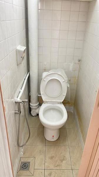 Rumah Flat untuk Disewa di Taman Lip Sin Block 1, 3 & 5 - Rainny Wong - Bathroom - PropertyGuru.com.my