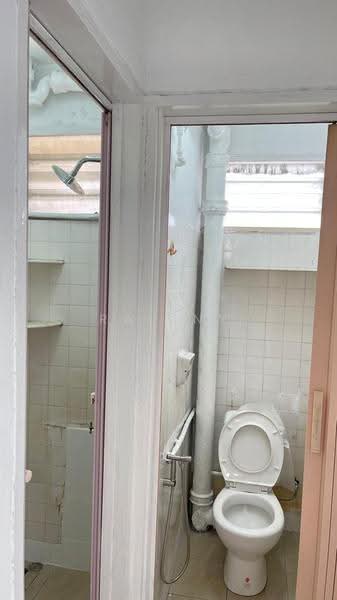 Rumah Flat untuk Disewa di Taman Lip Sin Block 1, 3 & 5 - Rainny Wong - Bathroom - PropertyGuru.com.my